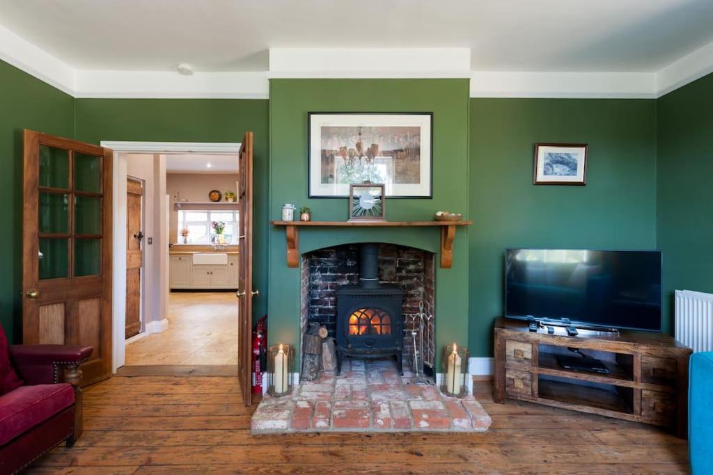 Firs Sleeps 15 Stunning Country House With Hot Tub Sudbourne 外观 照片