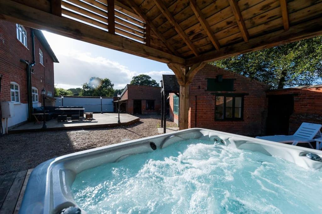 Firs Sleeps 15 Stunning Country House With Hot Tub Sudbourne 外观 照片