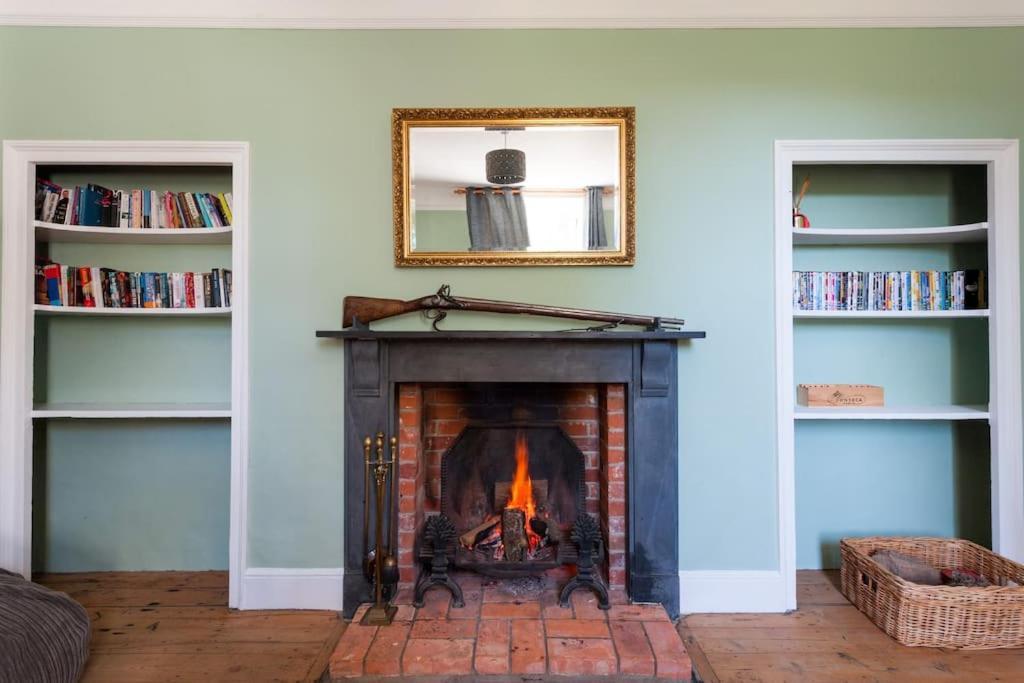 Firs Sleeps 15 Stunning Country House With Hot Tub Sudbourne 外观 照片